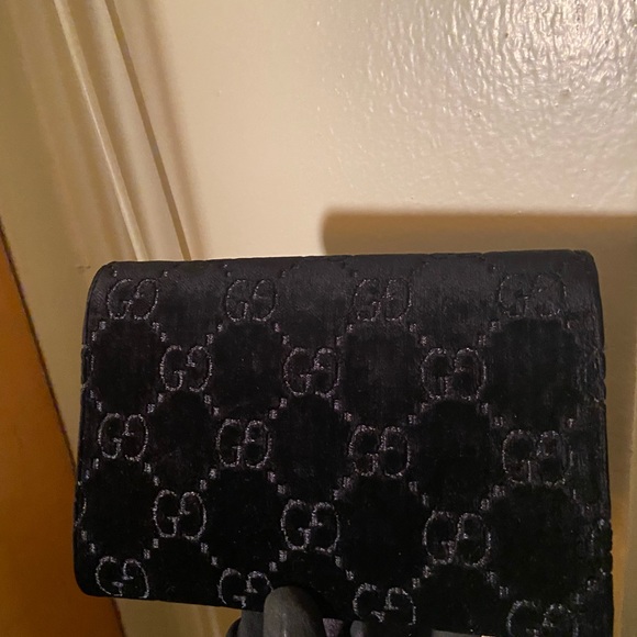 Women’s Black Gucci Dionysus Velvet GG Supreme Wallet On Chain - Picture 12 of 13